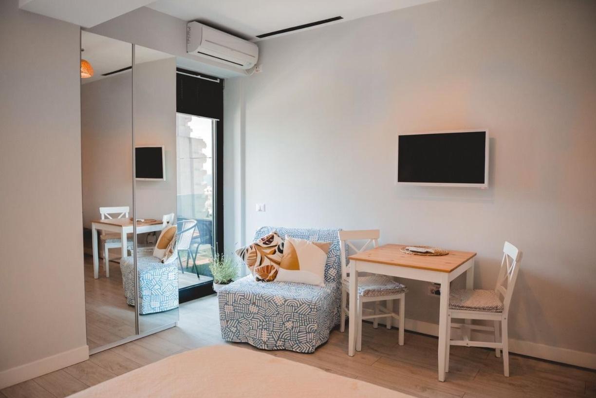 Seaside Studio Blue Bike Mamaia Ngoại thất bức ảnh
